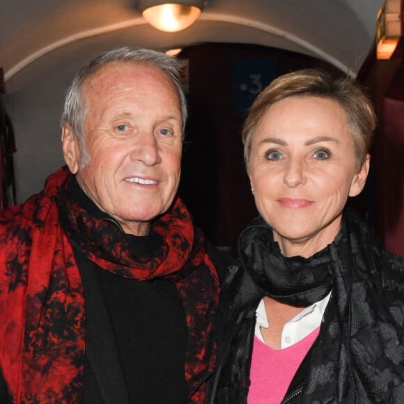 Exclusif - Yves Rénier et sa femme Karin lors de la représentation exceptionnelle du spectacle de Vincent Moscato "Complètement Jojo" au théâtre du Gymnase. Paris, le 10 avril 2019. © Guirec Coadic/Bestimage 
