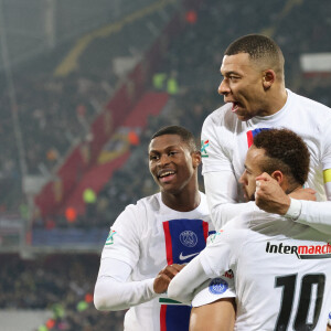 Joie de Kylian Mbappe avec Neymar et Nuno Mendes - Match de 16ème de finale de la Coupe de France 2023 "Pays de Cassel - PSG (0-7)" au stade Bollaert-Delelis à Lens, le 23 janvier 2023.