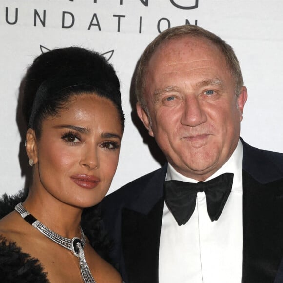 Salma Hayek, François-Henri Pinault au photocall de la soirée de gala de la Fondation Kering "Caring for Women" à New York le 15 septembre 2022.