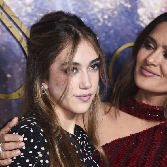 Salma Hayek et sa fille Valentina Paloma Pinault au photocall de la première du film Les Eternels (Eternals) au cinéma BFI Imax de Londres le 27 octobre 2021. © Future-Image via ZUMA Press / Bestimage