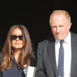 Guest, Salma Hayek et son mari François-Henri Pinault - Sorties des obsèques de Florence Rogers-Pinault en l'Église Saint-Sulpice à Paris, le 8 septembre 2021. Florence Rogers-Pinault, fille de F.Pinault et M.Campbell, est décédée à l'âge de 58 ans. Elle occupait le poste de responsable des relations publiques du vignoble de Château Latour à Pauillac. 