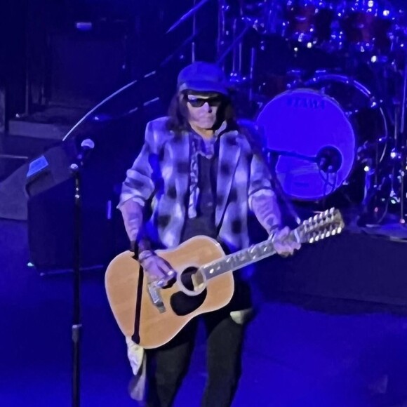 Johnny Depp et Jeff Beck en concert sur la scène du théâtre "Count Basie" dans le New Jersey, le 11 octobre 2022. 