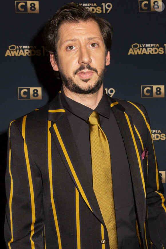 Exclusif - Monsieur Poulpe au photocall de la 1ère édition des "Olympia Awards", cérémonie récompensant des artistes de la musique et de l'humour, présentée par A. de Caunes à l'Olympia. Paris, le 11 décembre 2019. © Tribeca-Gorassini/Bestimage 