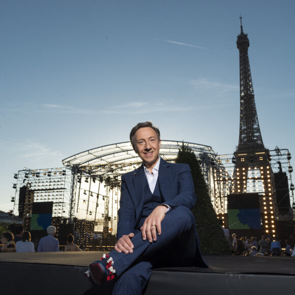 Exclusif - Stéphane Bern (Chaussures Louboutin aux couleurs Bleu Blanc Rouge) - Backstage de l'enregistrement de l'émission "Le concert de Paris" à la Tour Eiffel pour le 14 Juillet à Paris © Pierre Perusseau-Tiziano da Silva / Bestimage 