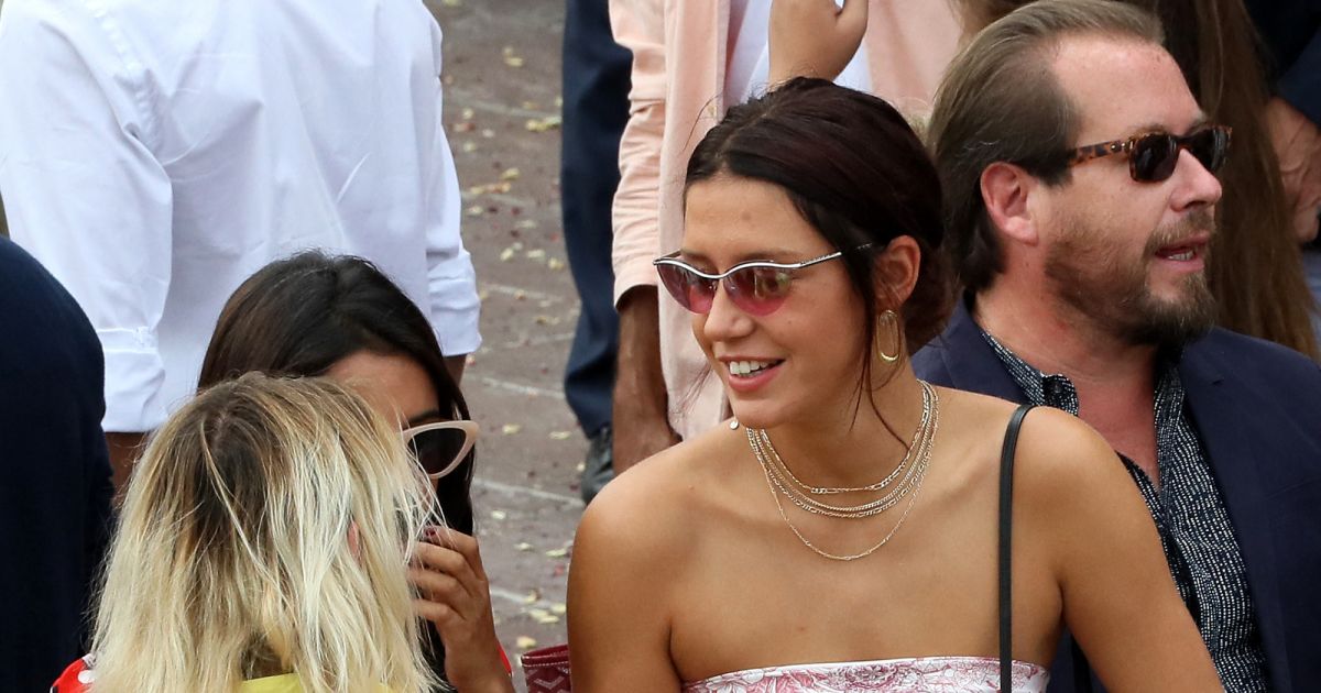 Adèle Exarchopoulos lors du mariage civil de Vincent Cassel et Tina Kunakey à la