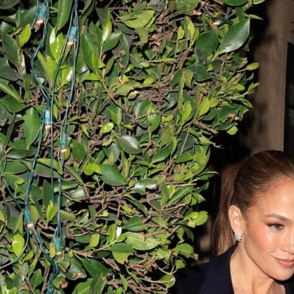 Exclusif - Jennifer Lopez et son mari Ben Affleck sont allés dîner en amoureux pour la Saint-Valentin au restaurant "Giorgio Baldi" à Los Angeles, le 14 février 2023.