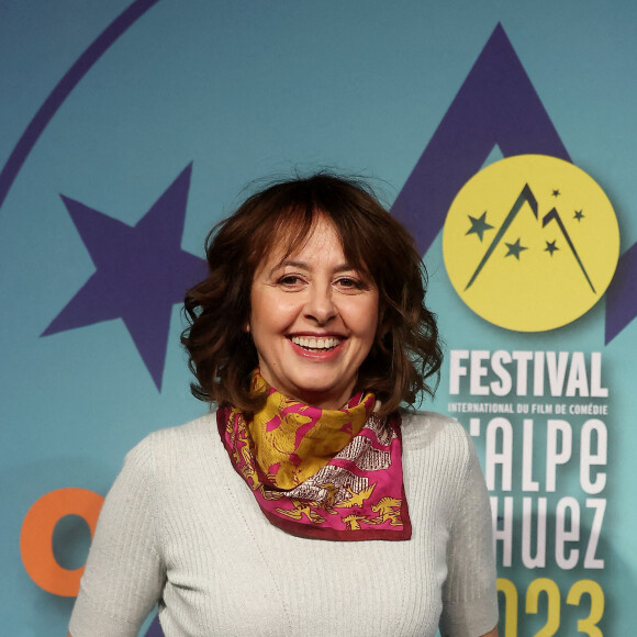 Valérie Bonneton pour le film "Juste ciel" - Photocall lors de la 26ème édition du festival international du film de comédie de l'Alpe d'Huez le 18 janvier 2023. © Dominique Jacovides / Bestimage 