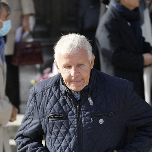 Un grand malaise s'est alors installé dans la salle de cérémonie.
Patrick Poivre d'Arvor (PPDA) - Sorties des obsèques de Etienne Mougeotte en l'église Saint-François-Xavier à Paris. Le 13 octobre 2021 © Jacovides-Clovis / Bestimage