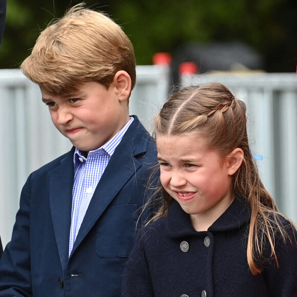 Le prince George de Cambridge et la princesse Charlotte de Cambridge en visite au château de Cardiff, Royaume Uni, le 4 juin 2022, à l'occasion du jubilé de platine de la reine d'Angleterre. 