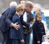 Le fils aîné du roi Charles a prévu une petite surprise pour ses deux aînés : un passage très remarqué sur le tournage de la série Les anneaux de pouvoir.
Le prince William, duc de Cambridge, le prince George de Cambridge et la princesse Charlotte de Cambridge en visite au château de Cardiff, Royaume Uni, à l'occasion du jubilé de platine de la reine d'Angleterre.