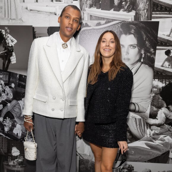 Coralie Barbier dévoile des photographies avec son chéri Stromae et partage leur Saint-Valentin romantique.
Le chanteur Stromae (Paul van Haver) et sa femme Coralie Barbier - Photocall au défilé Chanel Collection Femme Prêt-à-porter Printemps/Eté 2023 lors de la Fashion Week de Paris (PFW), France. © Olivier Borde/Bestimage 