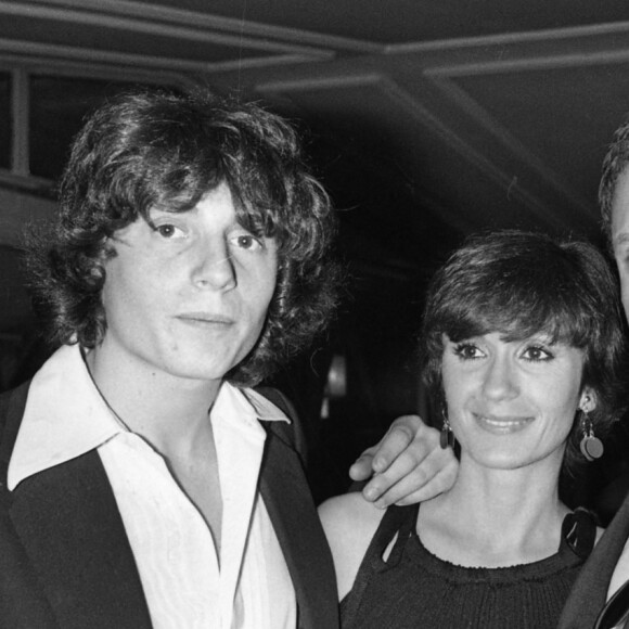 David Martin, Danièle Evenou et Jacques Martin - Anniversaire de Jacques Martin lors de l'émission "Le petit rapporteur" à la Salle Wagram à Paris en 1977
