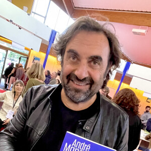 André Manoukian lors de la 40ème Foire du Livre de Brive à Brive-la-Gaillarde, France, le 5 novembre 2022. © Fabien Faure/Bestimage