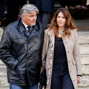David Douillet et sa femme Vanessa - Sorties des obsèques de Jean-Pierre Pernaut en la Basilique Sainte-Clotilde à Paris le 9 mars 2022. © Cyril Moreau/Bestimage