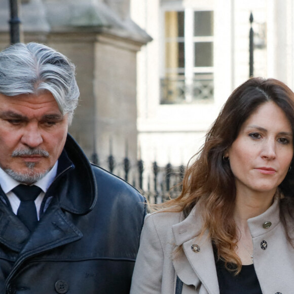 David Douillet et sa femme Vanessa - Sorties des obsèques de Jean-Pierre Pernaut en la Basilique Sainte-Clotilde à Paris le 9 mars 2022. © Christophe Clovis / Bestimage
