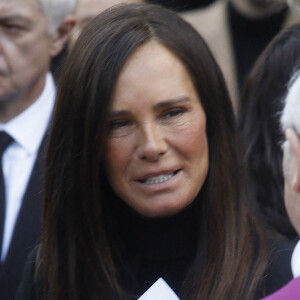 Près d'un an après la mort de Jean-Pierre Pernaut, Nathalie Marquay s'est confiée sur son deuil difficile. 
Nathalie Marquay-Pernaut- Sorties des obsèques de Jean-Pierre Pernaut en la Basilique Sainte-Clotilde à Paris, France © Denis Guignebourg/BestImage 