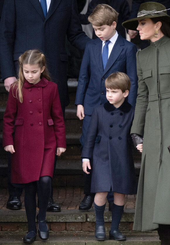 Sa mère ne l'appelle pas comme ça mais "Lottie". 
Catherine (Kate) Middleton, princesse de Galles, le prince George de Galles, la princesse Charlotte de Galles, et le prince Louis de Galles - La famille royale d'Angleterre assiste au service religieux de Noël à l'église St Mary Magdalene à Sandringham, Norfolk, Royaume Uni, le 25 décembre 2022. 