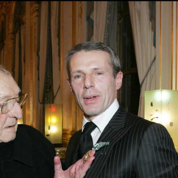 Lambert Wilson et son père Georges Wilson - Lambert Wilson a reçu les insignes d'officier dans l'ordre des arts et des lettres lors d'une cérémonie au ministrèe de la Culture