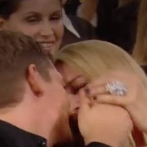 L'actrice partage un tendre baiser avec Niels Schneider.
Virginie Efira sacrée meilleure actrice