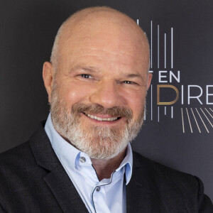 Le grand chef étoilé a évoqué sa notoriété et ses désavantages.
Exclusif - Philippe Etchebest - Chef étoilé et meilleur ouvrier de France - Backstage de l'émission OEED (On Est En Direct) , présentée par Laurent Ruquier et diffusée en direct le 17/04/21 sur France2 - Paris le 17/04/2021 ©Jack Tribeca / Bestimage 
