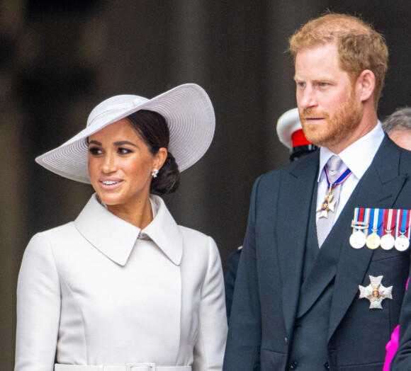 Il pensait aussi que leur relation allait les rapprocher. 
Le prince Harry, duc de Sussex, et Meghan Markle, duchesse de Sussex - Les membres de la famille royale et les invités lors de la messe célébrée à la cathédrale Saint-Paul de Londres, dans le cadre du jubilé de platine (70 ans de règne) de la reine Elisabeth II d'Angleterre. Londres, le 3 juin 2022. 