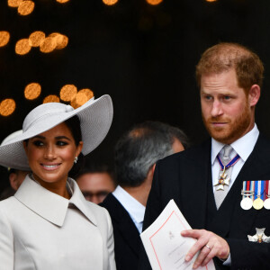 Le prince Harry, duc de Sussex, et Meghan Markle, duchesse de Sussex, Zara Tindall - Les membres de la famille royale et les invités lors de la messe célébrée à la cathédrale Saint-Paul de Londres, dans le cadre du jubilé de platine (70 ans de règne) de la reine Elisabeth II d'Angleterre. Londres, le 3 juin 2022. 