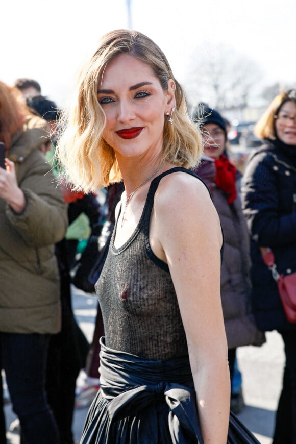 L'influenceuse Chiara Ferragni était également présente. 
Chiara Ferragni - Arrivées au défilé Christian Dior prêt-à-porter automne-hiver 2023/2024 lors de la Fashion Week de Paris (PFW), au jardin des Tuileries à Paris, France, le 28 février 2023. © Christophe Clovis/Bestimage 