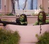 Kylie Jenner et Hailey Baldwin Bieber déguisée pour Halloween pour la saison 3 de "Who's in my bathroom?" 