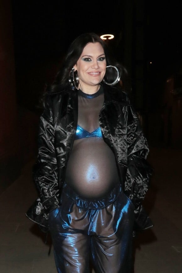 Jessie J (enceinte) a donné un showcase accoustique au Sherpherd's Bush Empire à Londres. Le 27 février 2023 