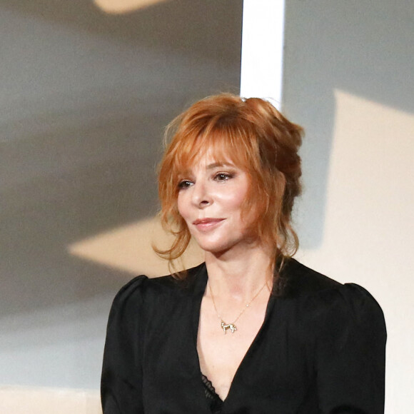 La chanteuse a notamment confié que "la séduction ne marchait pas" sur elle.
Mylène Farmer - Cérémonie de clôture du 74ème Festival International du Film de Cannes, le 17 juillet 2021. © Borde-Jacovides-Moreau/Bestimage 