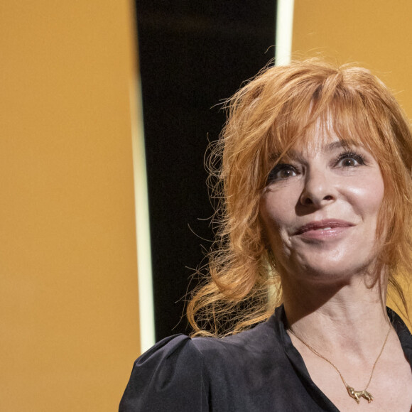 Elle a enfin révélé ce qu'elle n'aimait pas chez les autres " La lâcheté, la duplicité, l'avarice, la cruauté, l'irrespect, la vulgarité... ".
Mylène Farmer - Cérémonie de clôture du 74ème Festival International du Film de Cannes, le 17 juillet 2021. © Borde-Jacovides-Moreau/Bestimage 