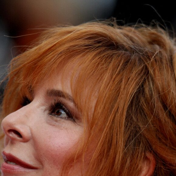 Mylène Farmer - Montée des marches du film " OSS 117 : Alerte rouge en Afrique Noire " lors du 74ème Festival International du Film de Cannes. Le 17 juillet 2021 © Borde-Jacovides-Moreau / Bestimage 