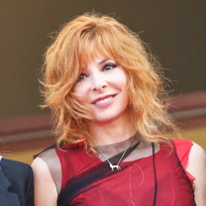 Très discrète habituellement, Mylène Farmer s'est confiée comme rarement dans Gala cette semaine.
Mylène Farmer - Montée des marches du film " Annette " lors de la cérémonie d'ouverture du 74ème Festival International du Film de Cannes. © Borde-Jacovides-Moreau / Bestimage 