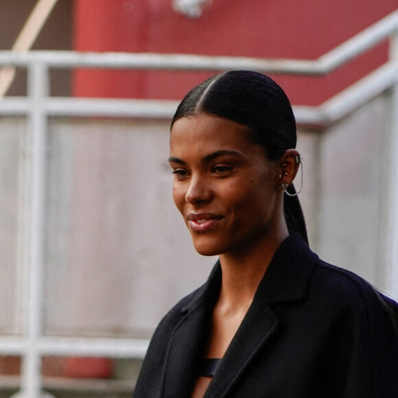 Tina Kunakey, notamment, était venue en solo mais était très sage. 
Tina Kunakey - Arrivées au défilé de mode prêt-à-porter automne-hiver 2023/2024 "Courrèges" lors de la Fashion Week de Paris le 1er mars 2023. © Lucia Sabatelli / Action Press / Bestimage