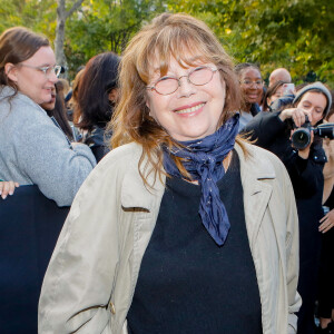 Une autre échéance importante attend la célèbre interprète des Jeux Interdits cette année : La Cigale, le 22 juin prochain.
Jane Birkin - Arrivées au défilé Acne Studios Collection Femme Prêt-à-porter Printemps/Eté 2023 lors de la Fashion Week de Paris, France, le 28 septembre 2022. © Veeren-Clovis/Bestimage 