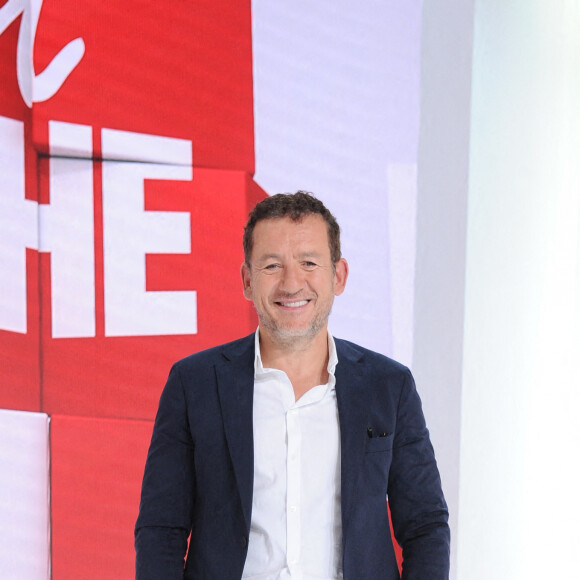 Exclusif - Dany Boon et son chien Boozgy - Enregistrement de l'émission "Vivement Dimanche" au Studio Gabriel, présentée par M.Drucker et diffusée le 25 septembre sur France 3 © Guillaume Gaffiot / Bestimage 