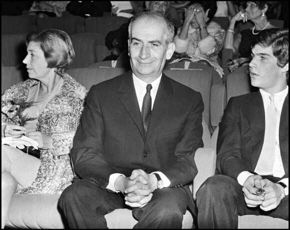 Archives - Louis de Funès avec son épouse Jeanne et leur fils Olivier à la première du film "Le gendarme se marie" en 1968.