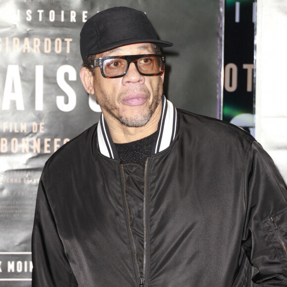 Je n'ai jamais eu ce truc d'aller jusqu'à l'overdose, mais en revanche, c'est les à-côtés qui ont failli me tuer", a-t-il notamment expliqué à Keren Rose dans son podcast "Contre-addictions".
JoeyStarr à l'avant-première du film "La Maison" à l'UGC Ciné Cité Les Halles à Paris, France, le 8 novembre 2022. © Christophe Aubert/Bestimage