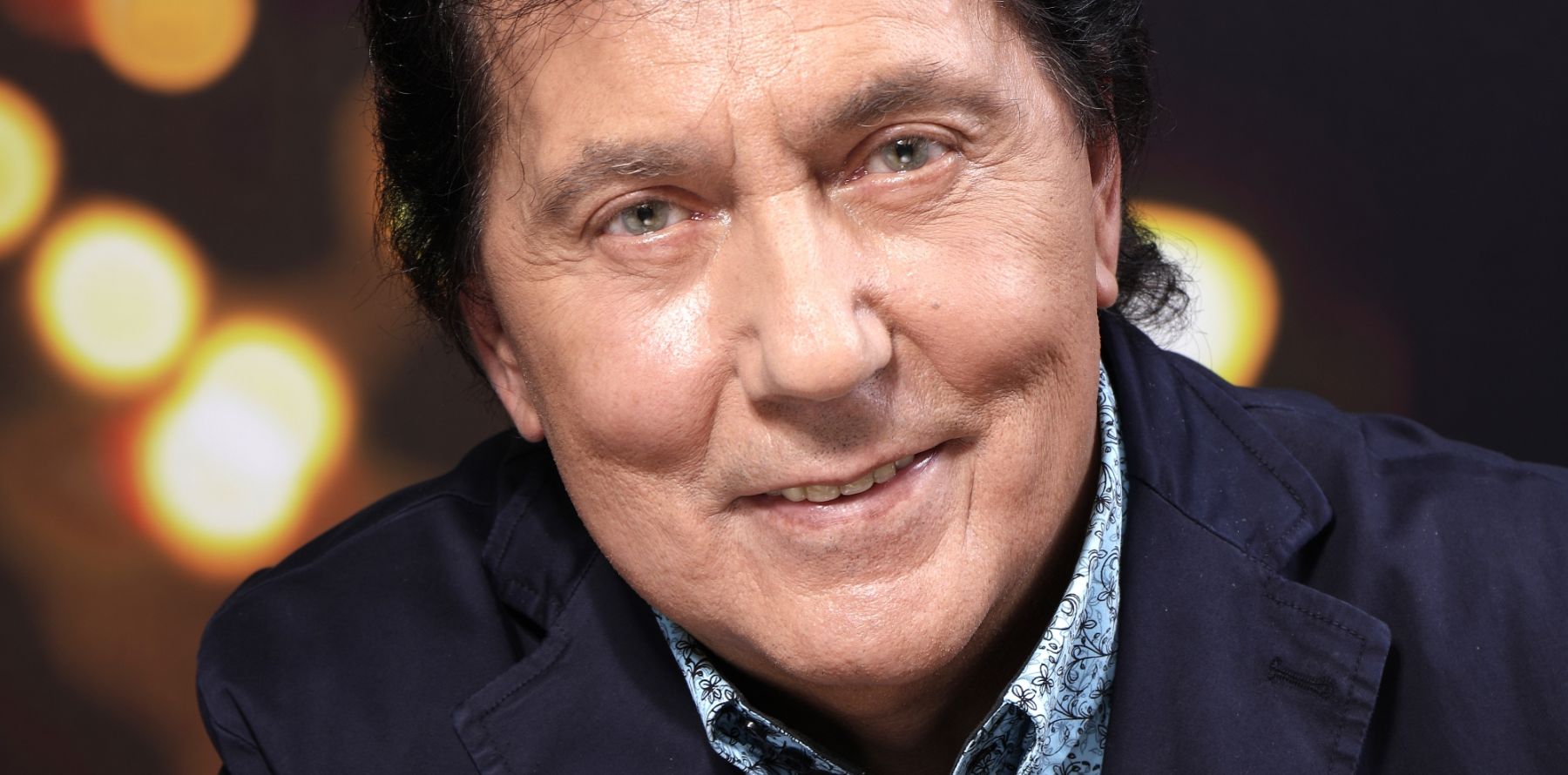 Frank Michael Et Sa Nouvelle Compagne ZcbWkFmLCMzjEM