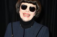 Mireille Mathieu avec ses soeurs : ce détail capillaire qui ne passe pas inaperçu à la Fashion Week de Paris !