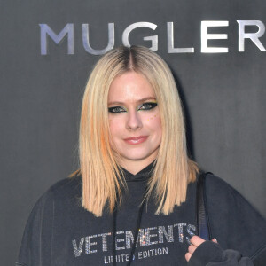 Et pas seulement. Petits bisous, gestes tendres et mains dans les cheveux...
Avril Lavigne - Soirée "Mugler x Hunter Schafer" au pavillon des Invalides à Paris, en marge de la Fashion Week prêt-à-porter automne-hiver 2023-2024. Le 6 mars 2023. © Veeren / Christophe Clovis / Bestimage