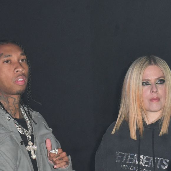 Actuellement à Paris pour la Fashion Week, elle est allée soutenir Tyga en plein DJ Set.
Avril Lavigne et Tyga - Soirée "Mugler x Hunter Schafer" au pavillon des Invalides à Paris, en marge de la Fashion Week prêt-à-porter automne-hiver 2023-2024. Le 6 mars 2023. © Veeren / Christophe Clovis / Bestimage