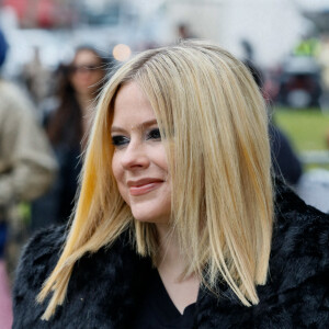 Avril Lavigne - Défilé de mode prêt-à-porter automne-hiver 2023-2024 "Stella McCartney" au Manège de l'Ecole Militaire lors de la Fashion Week de Paris. Le 6 mars 2023. © Christophe Clovis-Veeren / Bestimage