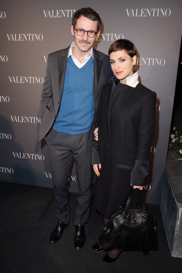 Ensemble, ils filent le parfait amour depuis plusieurs années.
Julien Boisselier et Clémence Thioly - Cocktail pour l'ouverture de la nouvelle boutique Flagship Valentino a Paris le 5 mars 2013. 