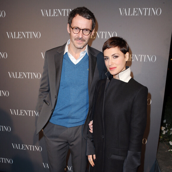 Ensemble, ils filent le parfait amour depuis plusieurs années.
Julien Boisselier et Clémence Thioly - Cocktail pour l'ouverture de la nouvelle boutique Flagship Valentino a Paris le 5 mars 2013. 