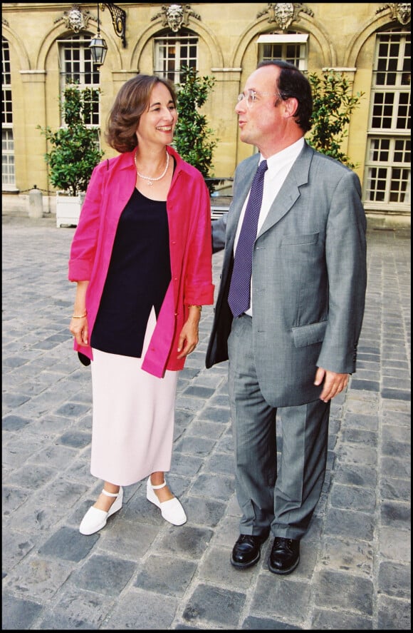 Parents de 4 enfants, les deux ex semblent conserver des relations un peu tendues.
Archives - Ségolène Royal et son mari François Hollande à la Garden Party de l'Elysée à Paris.
