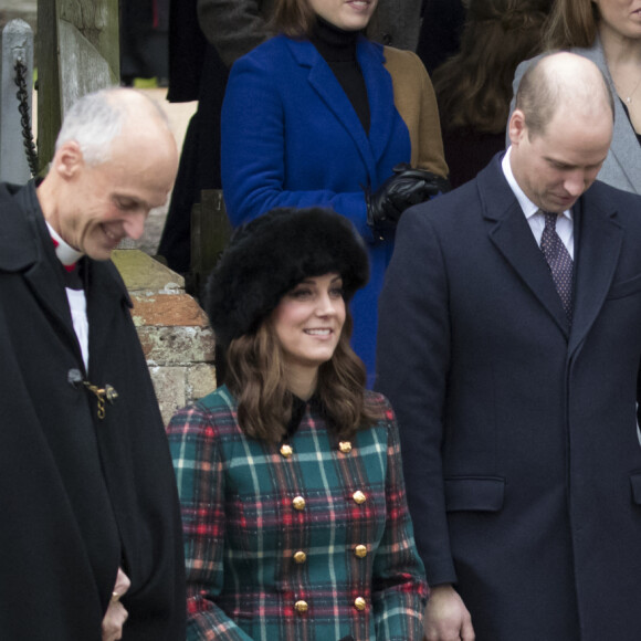 Le prince William, Catherine Kate Middleton la duchesse de Cambridge enceinte, Meghan Markle et son fiancé le prince Harry - La famille royale d'Angleterre arrive à la messe de Noël à l'église Sainte-Marie-Madeleine à Sandringham, le 25 décembre 2017. 