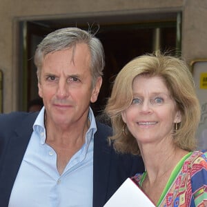 Bernard de la Villardière et sa femme Anne - 22ème Gala "Musique contre l'oubli" au profit d'Amesty International au thêatre des Champs-Elysées à Paris le 28 juin 2016. © Giancarlo Gorassini / Bestimage