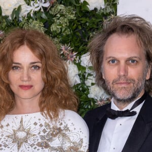 Florian Zeller et sa femme Marine Delterme - Photocall du dîner Vanity Fair x Louis Vuitton chez Fred l'Ecailler lors du 75ème Festival International du Film de Cannes, le 20 mai 2022. © Olivier Borde / Bestimage 