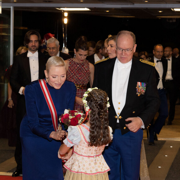 Le prince Albert II de Monaco, La princesse Charlène de Monaco - Arrivées à la soirée de gala de la Fête Nationale Monégasque au Grimaldi Forum le 19 novembre 2022. © Olivier Huitel / Pool Monaco / Bestimage 